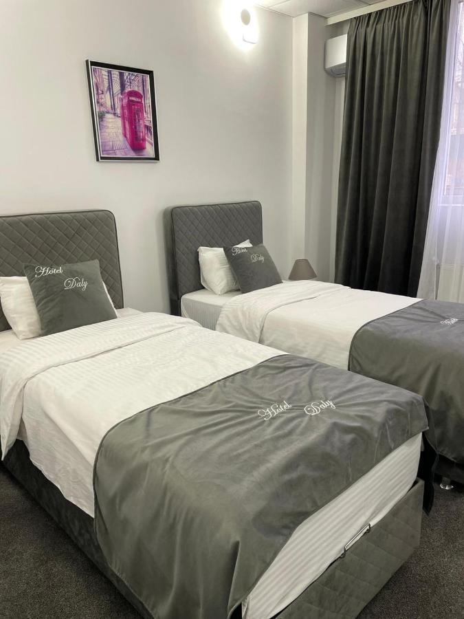 Hotel Daly 普洛耶什蒂 外观 照片