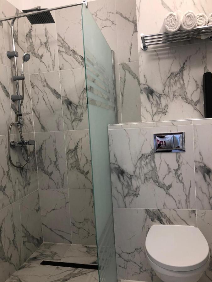 Hotel Daly 普洛耶什蒂 外观 照片