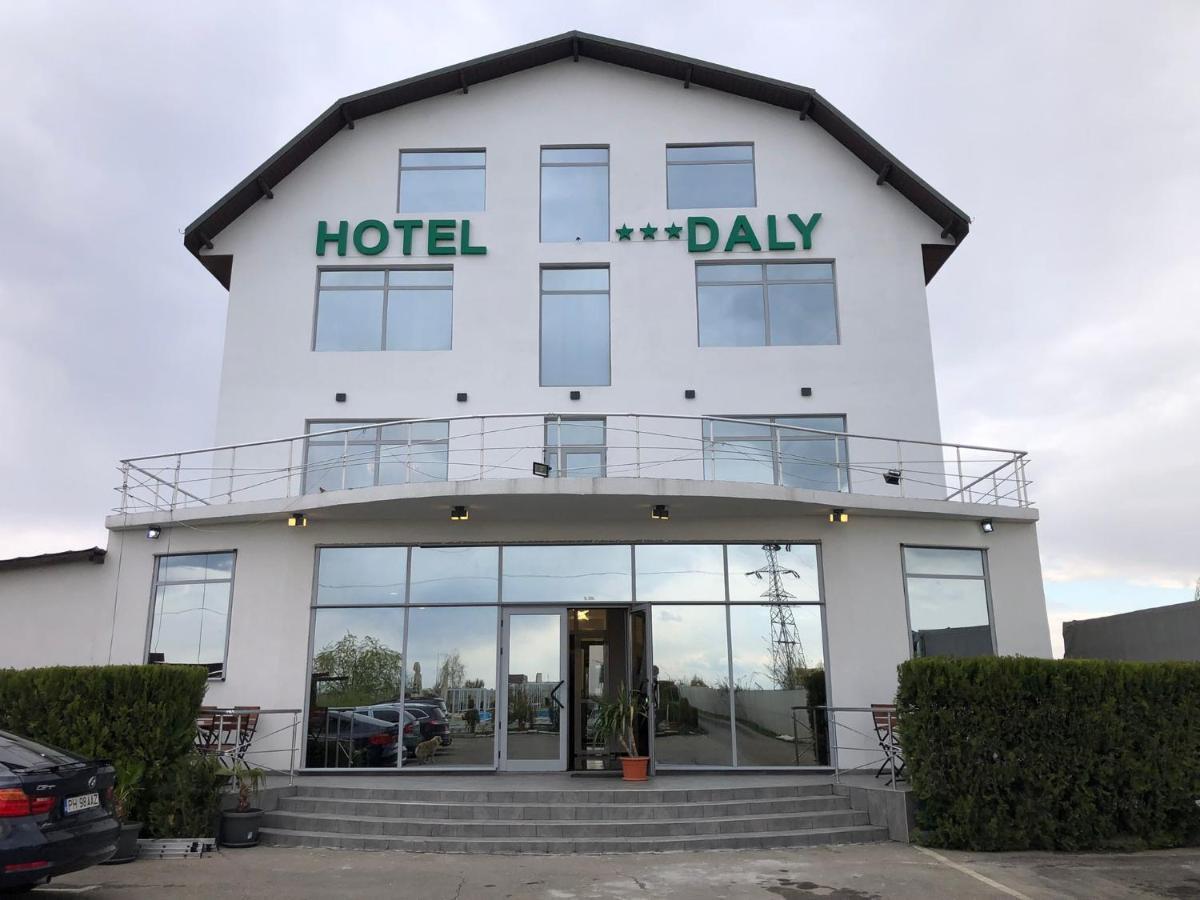 Hotel Daly 普洛耶什蒂 外观 照片