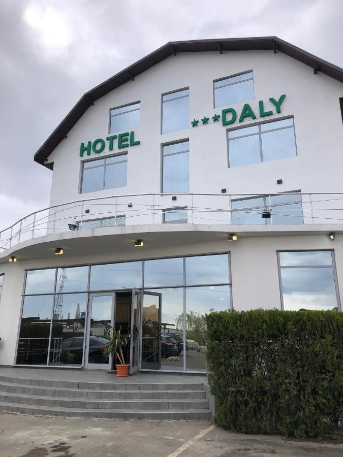Hotel Daly 普洛耶什蒂 外观 照片