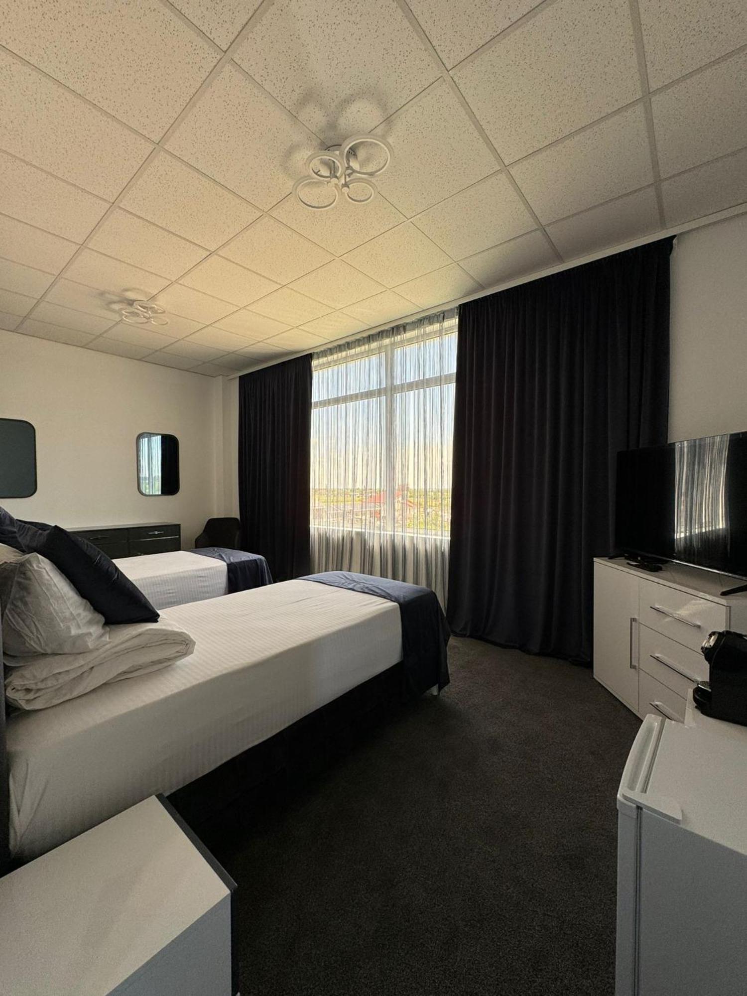 Hotel Daly 普洛耶什蒂 外观 照片