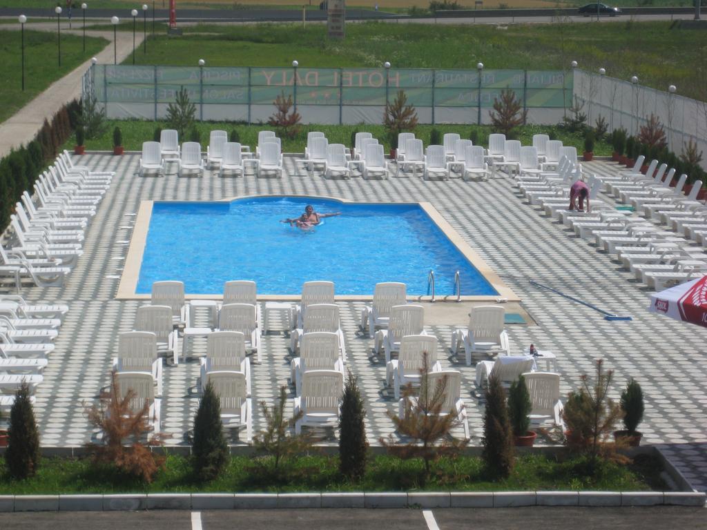 Hotel Daly 普洛耶什蒂 外观 照片